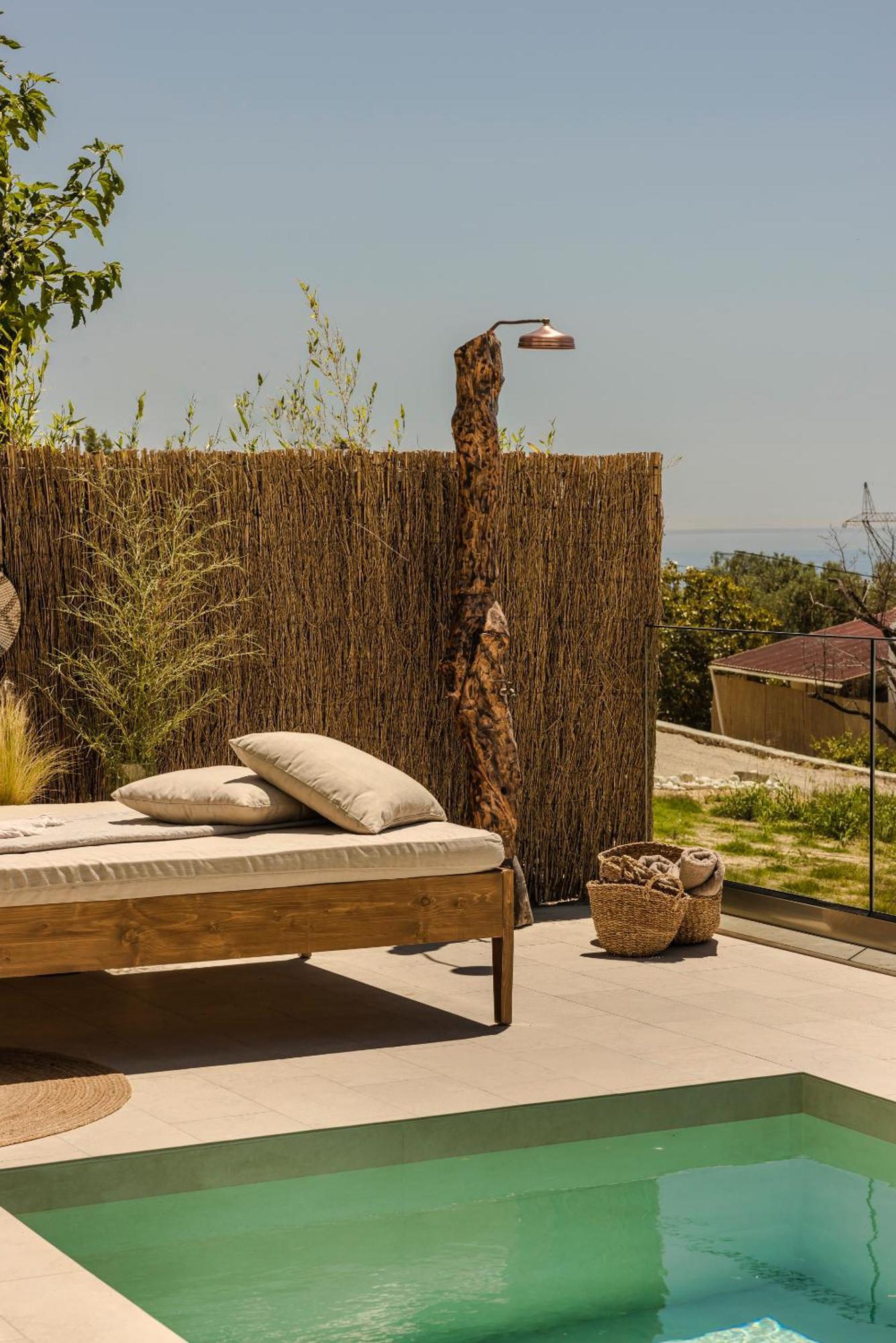Hilaritas Luxury Suites Sea View, Private Pool & Jacuzzi Paradise Ratzaklion Exterior photo