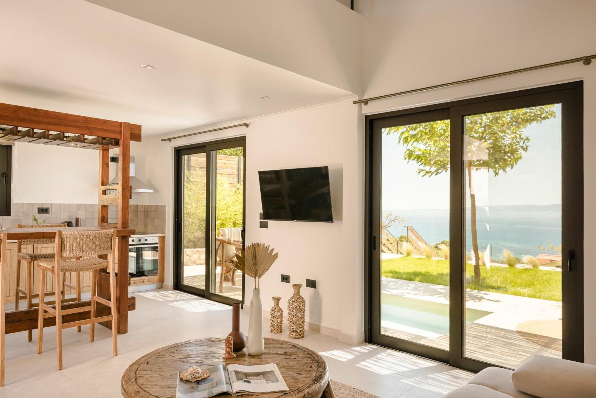 Hilaritas Luxury Suites Sea View, Private Pool & Jacuzzi Paradise Ratzaklion Exterior photo